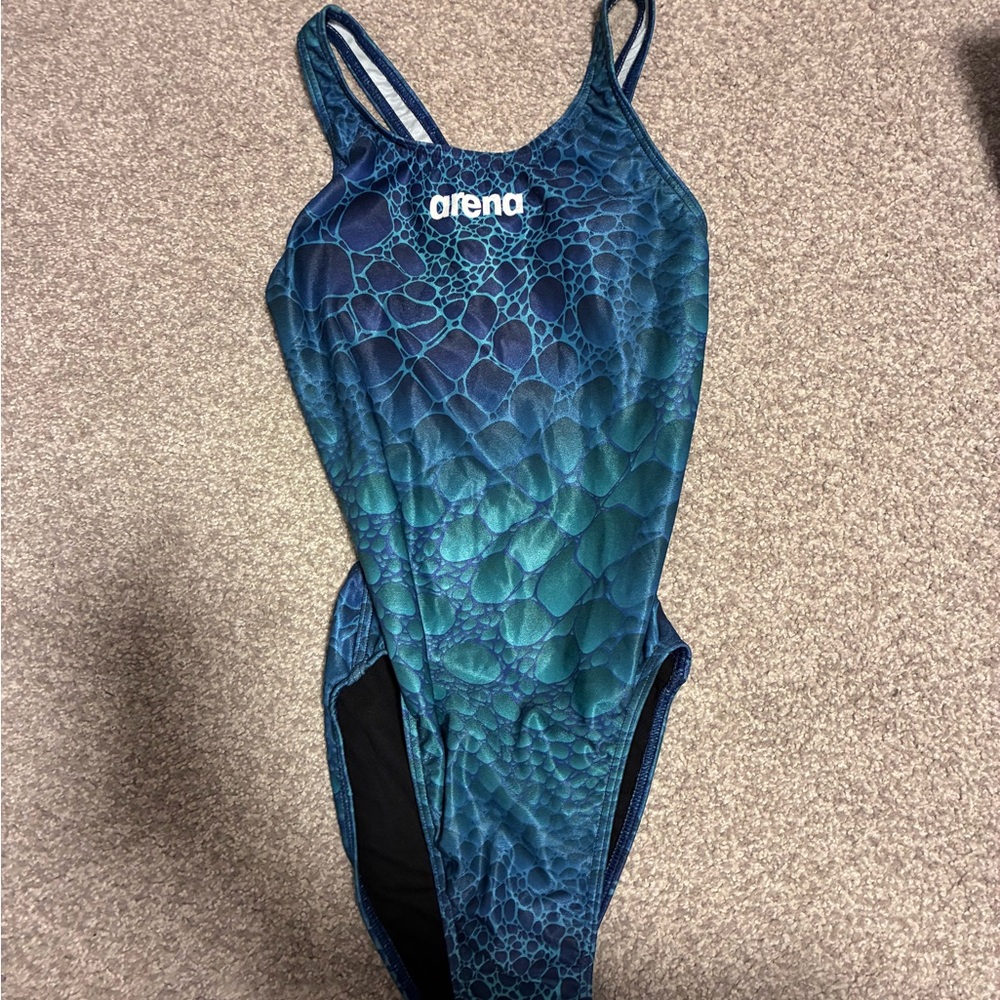 Arena Solid Tech One Piece Swimsuit